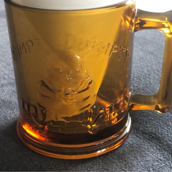 Vtg AMBER GLASS MUG Mother Goose Rhyme Nursery Tom Tom Humpty Dumpty Tiara Glass - Picture 15 of 16